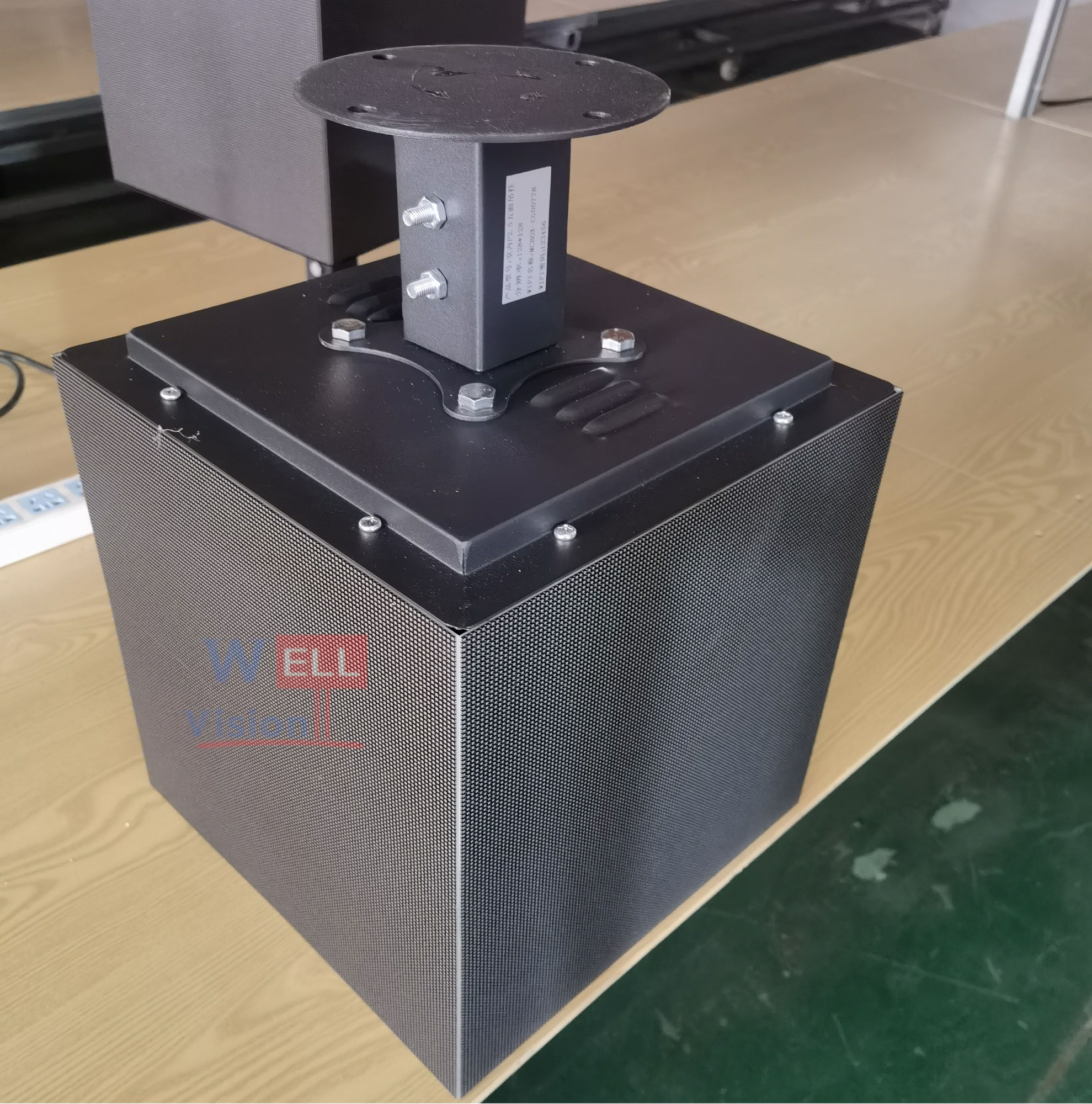 Cube LED screen